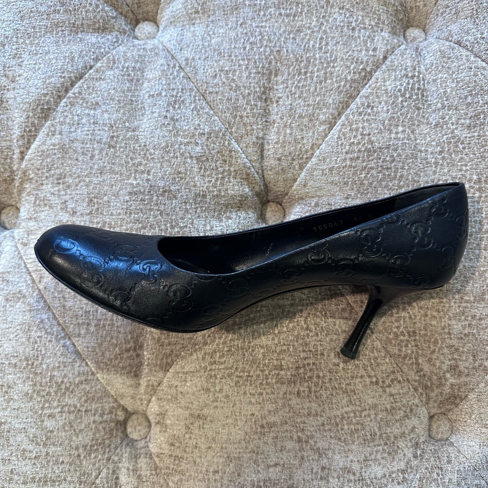 Gucci Pumps-Dust Bags & Replacement Heels Included - Picture 8 of 13